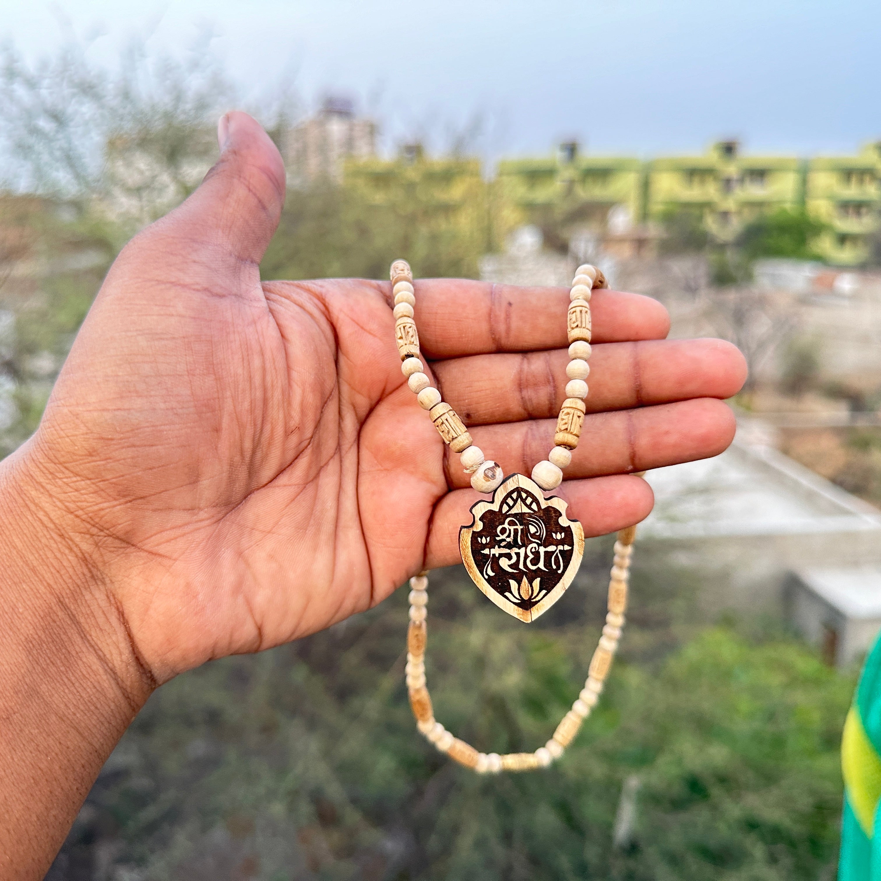 Shri Radhe Locate Kanthi with Radha Name Beads